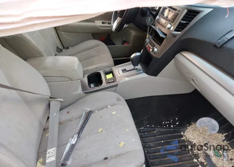 2013 Subaru Outback 2.5I Premium z USA, uszkodzony, nr VIN 4S4BRBCC1D3284819